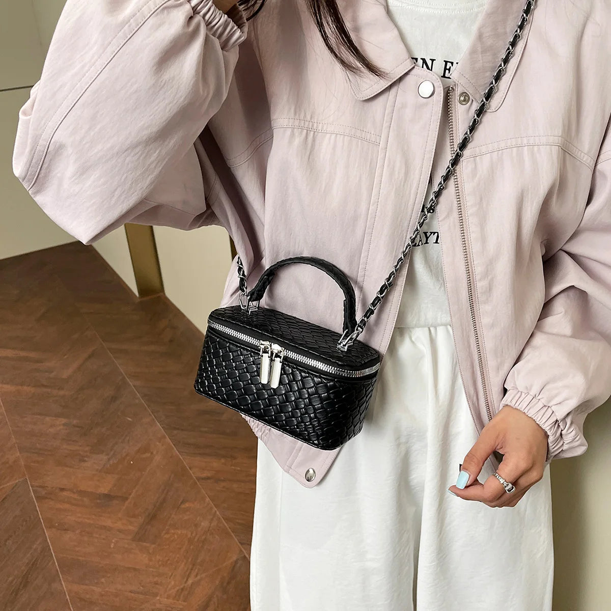 Women's Retro Crossbody Bag with Adjustable Strap