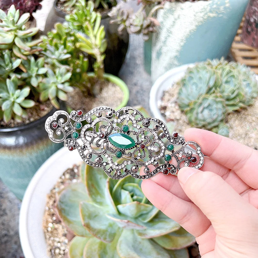 Women's Vintage-Inspired Resin Brooch