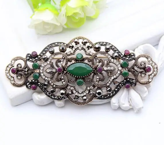 Women's Vintage-Inspired Resin Brooch