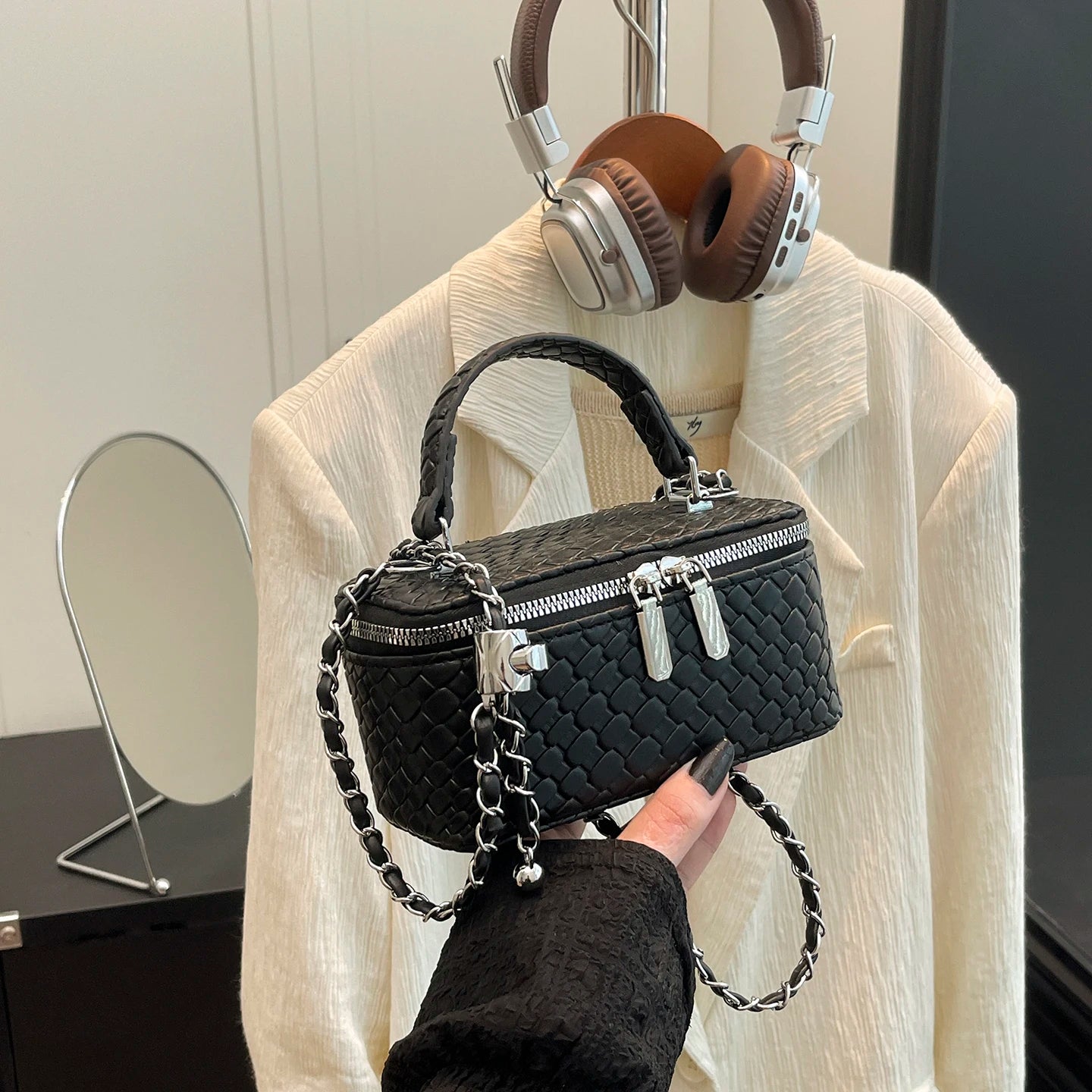 Women's Retro Crossbody Bag with Adjustable Strap