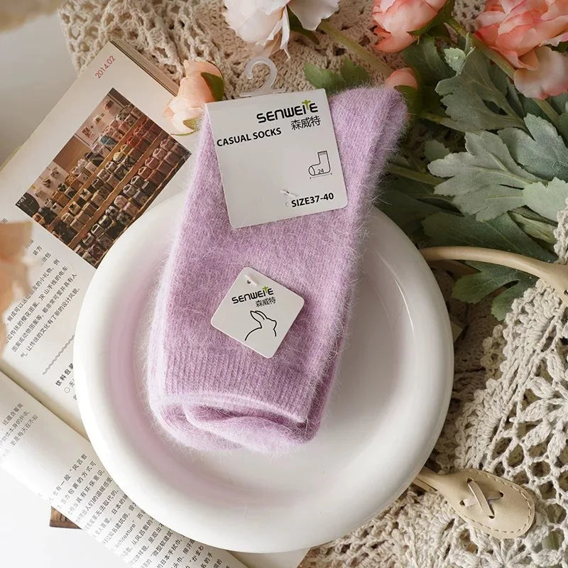 Women's Warm Wool Blend Socks – Soft Cozy Autumn Winter Crew Socks