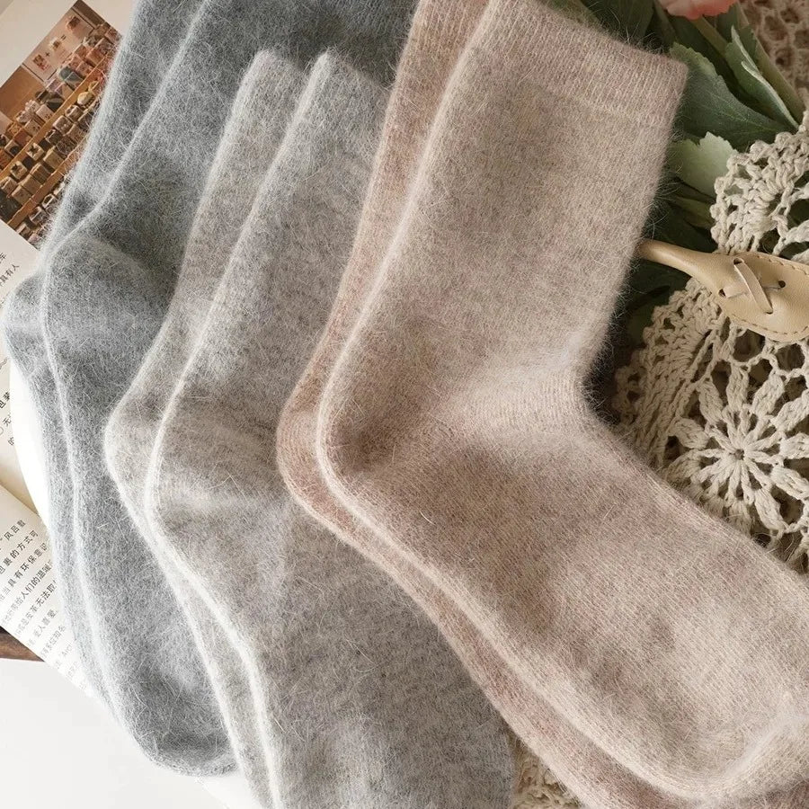 Women's Warm Wool Blend Socks – Soft Cozy Autumn Winter Crew Socks