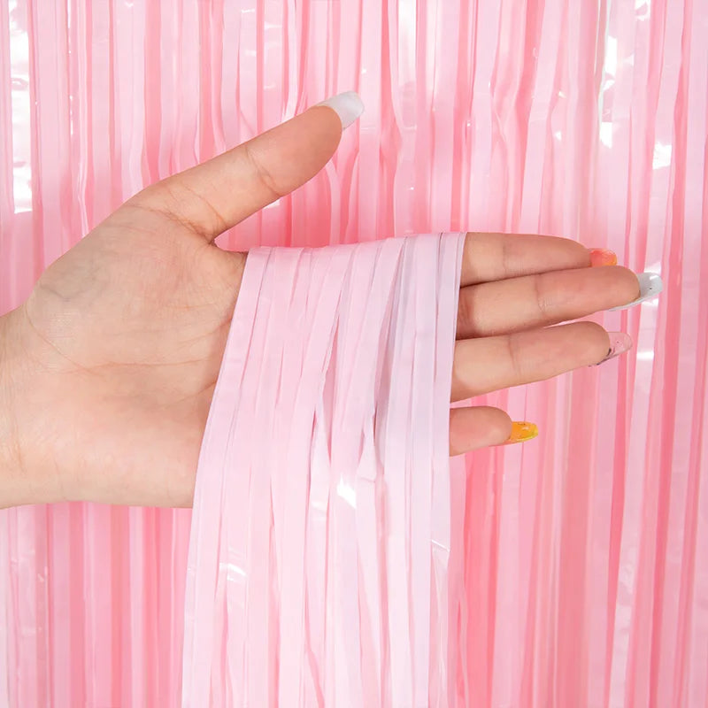 Metallic Tinsel Foil Fringe Curtain – Christmas Party Backdrop Decor
