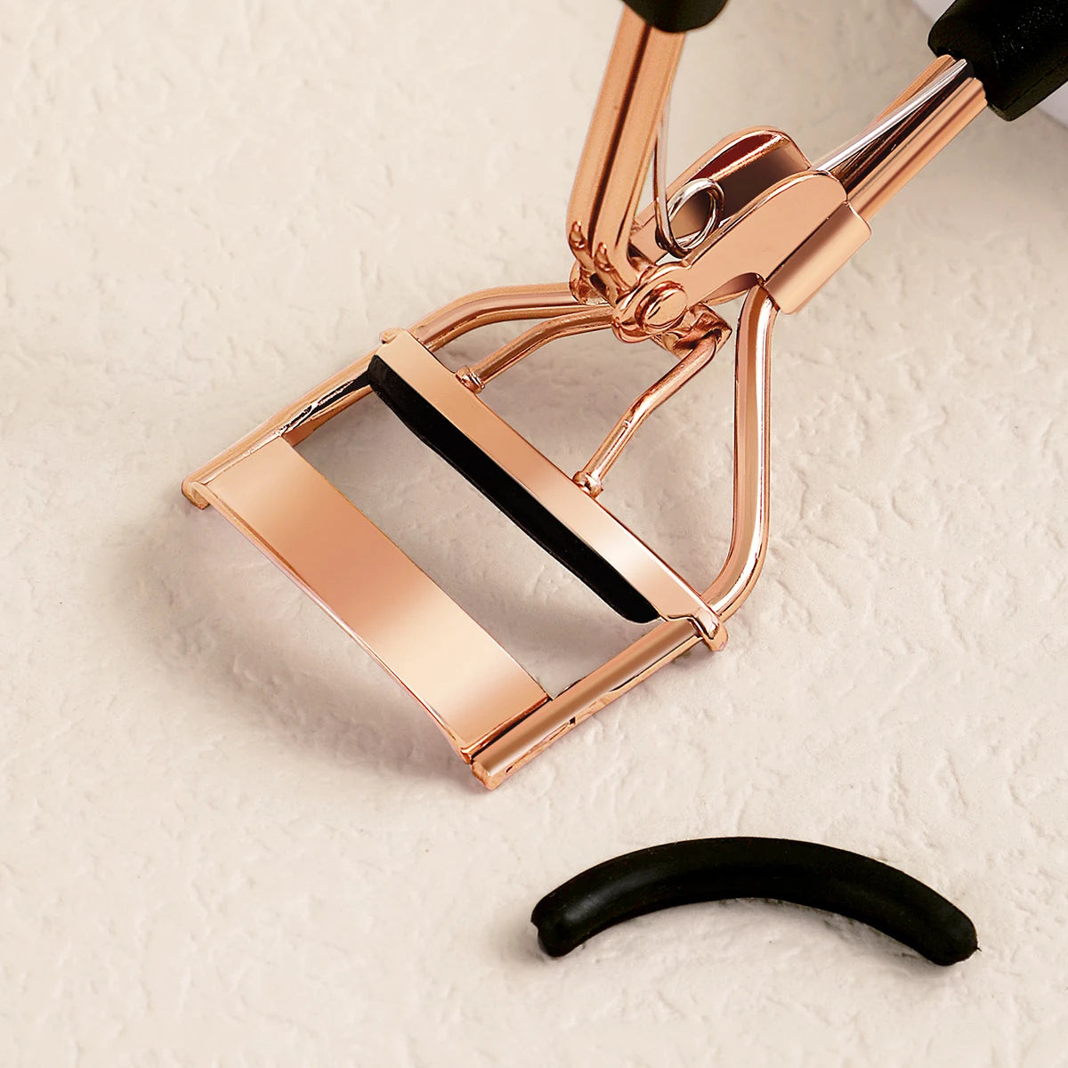 Portable Eyelash Curler with 15 Silicone Replacement Pads