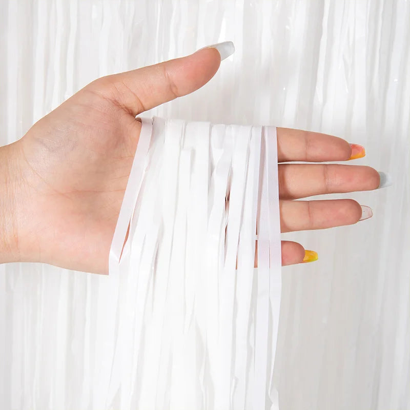 Metallic Tinsel Foil Fringe Curtain – Christmas Party Backdrop Decor