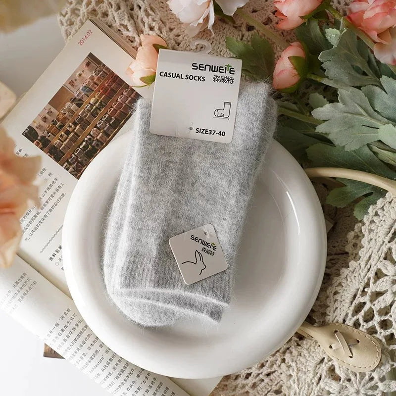 Women's Warm Wool Blend Socks – Soft Cozy Autumn Winter Crew Socks