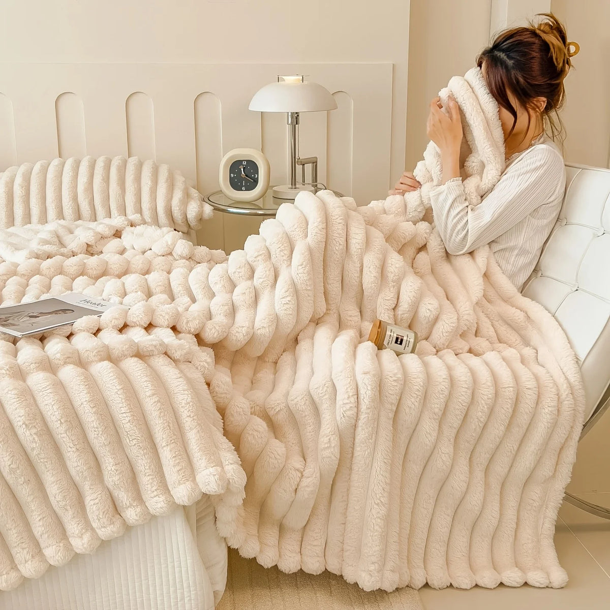 Soft Solid Color Fleece Throw Blanket for Sofa & Bed