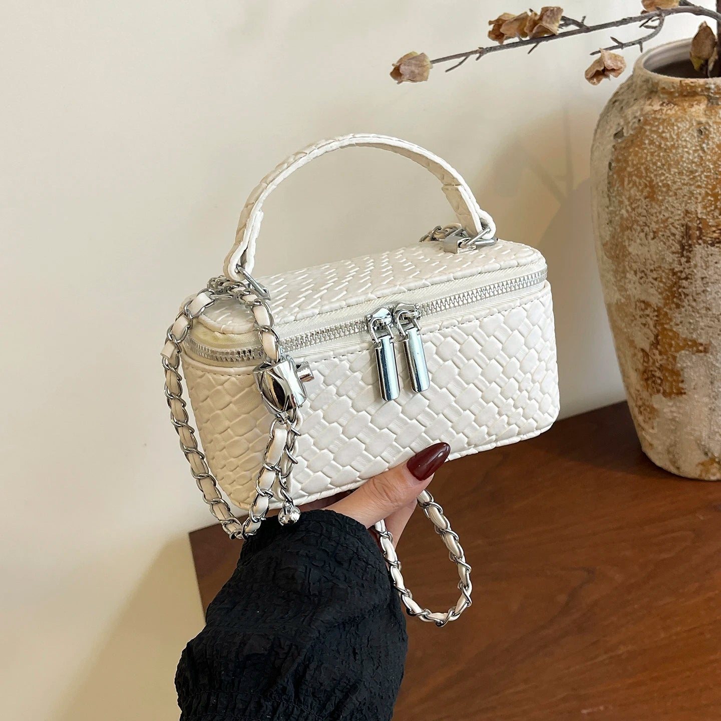 Women's Retro Crossbody Bag with Adjustable Strap