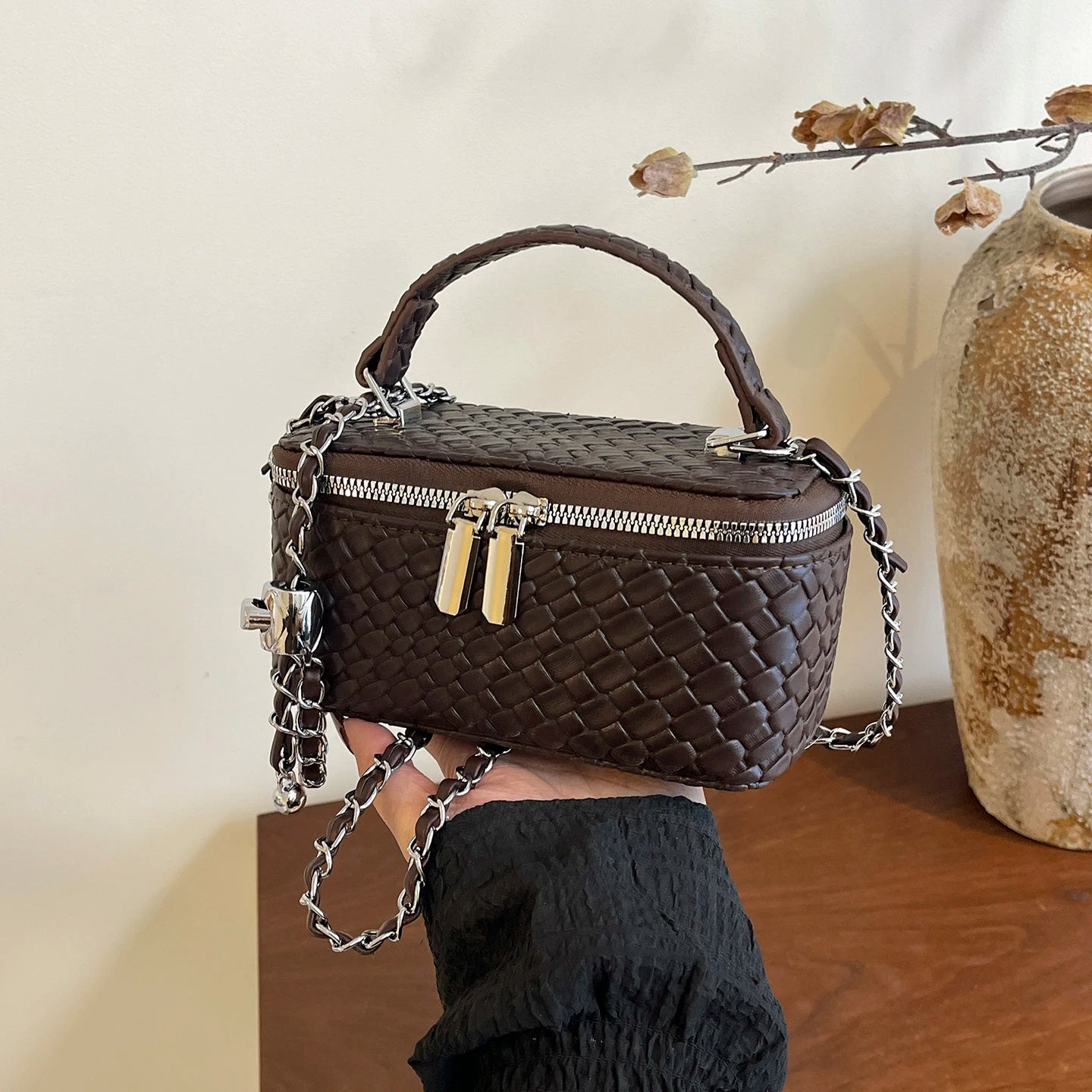 Women's Retro Crossbody Bag with Adjustable Strap