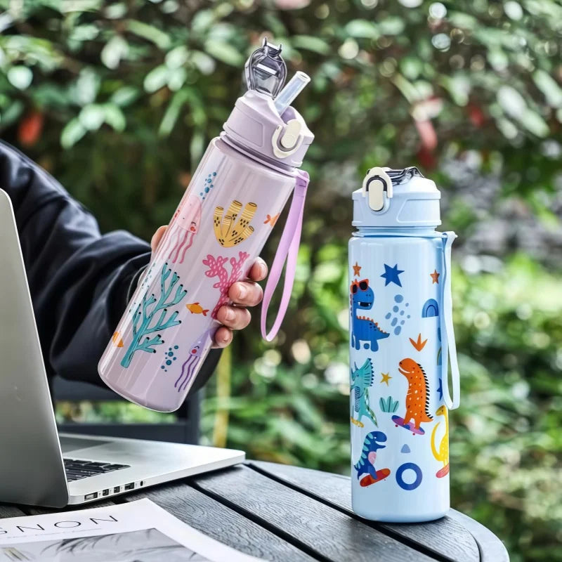 750ml Kids Water Bottle with Straw & Silicone Sleeve