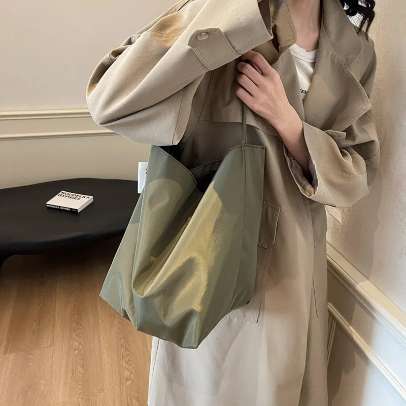 Minimalist Women’s Shoulder Bag – Casual Everyday Tote